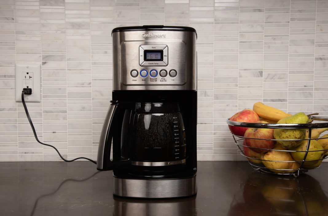 Cuisinart DCC3200 14Cup Programmable Coffee Maker 2023 Review