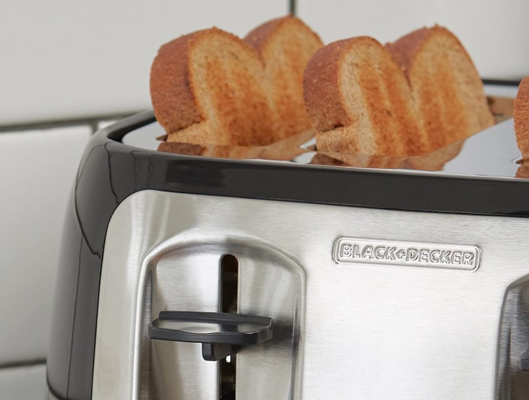 BLACK+DECKER TR1478BD 4Slice Toaster Review 2023 Buying Guide